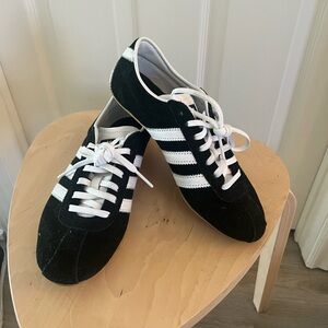 Adidas Women’s Black and White Striped Sneakers (Tokyo Shoes) 6.5